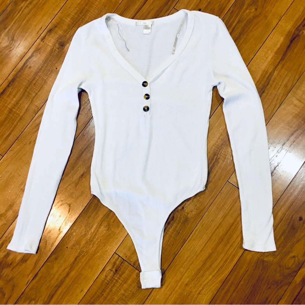 Bozzolo ribbed knit bodysuit one pice white buttons long sleeve medium